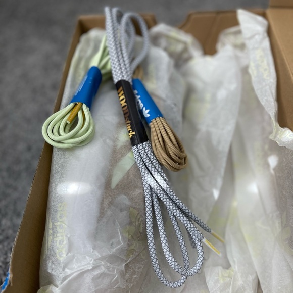 ADIDAS - Picture 7 of 9